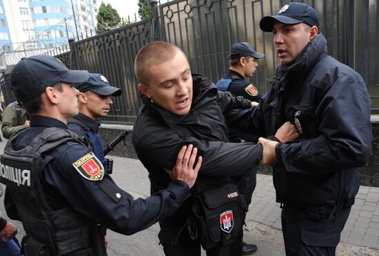 Nationalist rally outside Russian diplomatic missions in Ukraine
