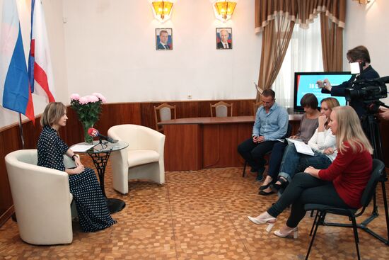 Public and political leaders vote on general election day