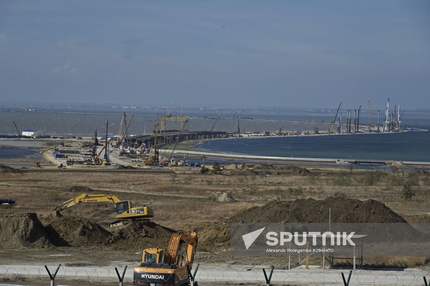 Kerch Strait bridge under construction in Crimea
