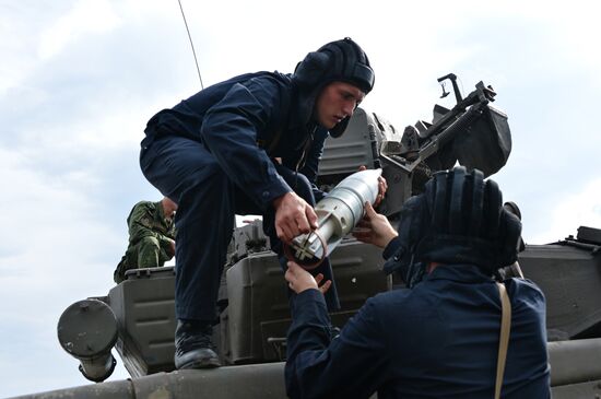 Southern Military District troops hold drills in North Caucasus