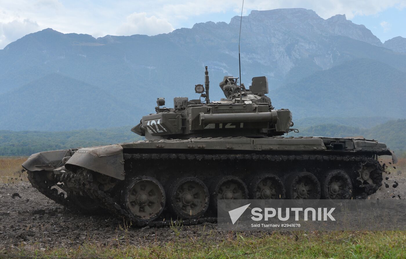 Southern Military District troops hold drills in North Caucasus