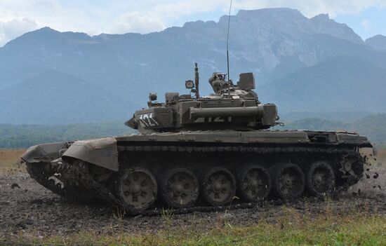 Southern Military District troops hold drills in North Caucasus