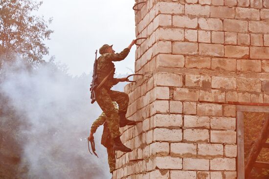 Southern Military District troops hold drills in North Caucasus