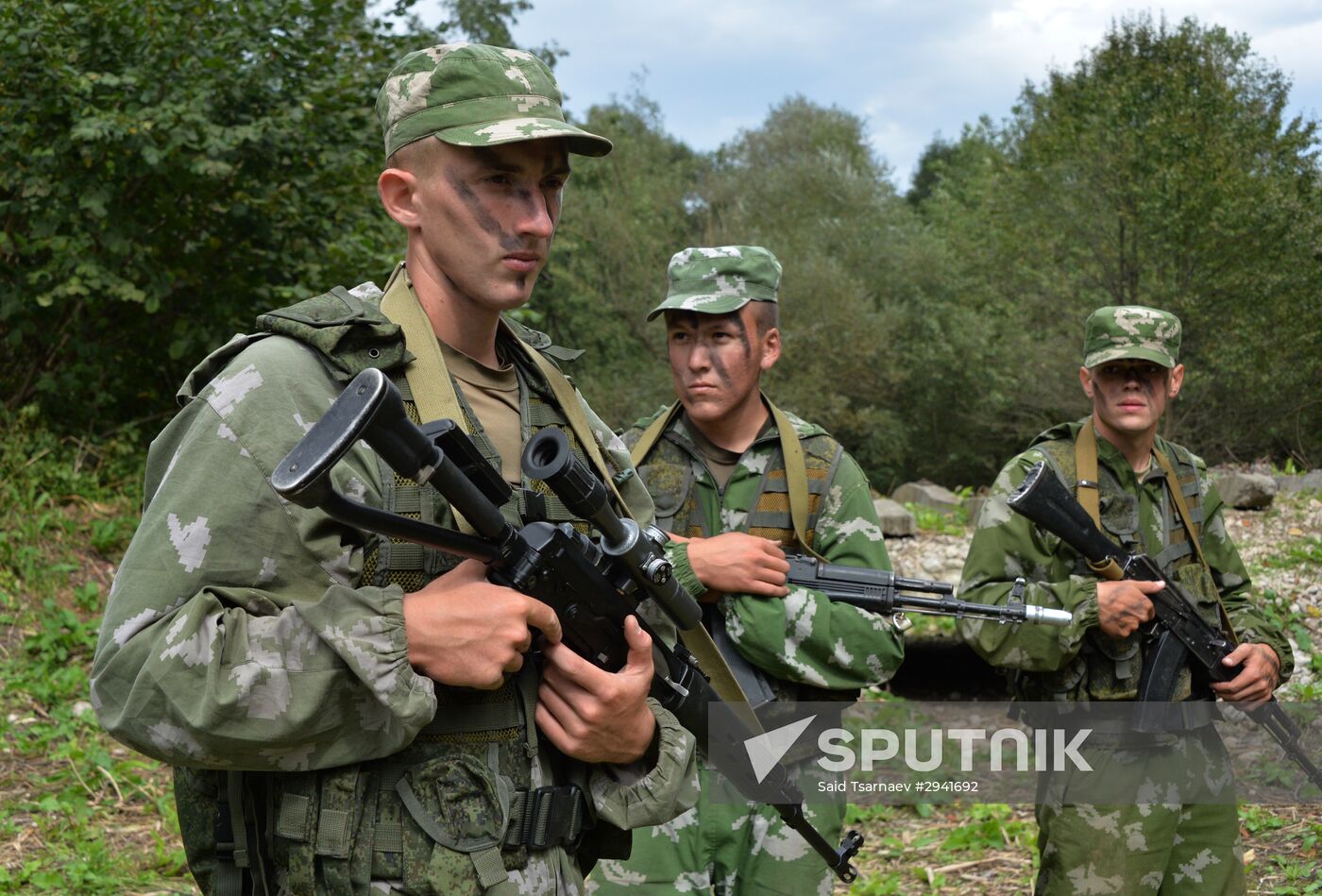 Southern Military District troops hold drills in North Caucasus