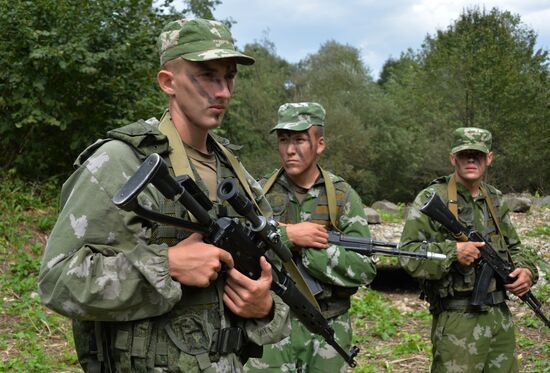 Southern Military District troops hold drills in North Caucasus