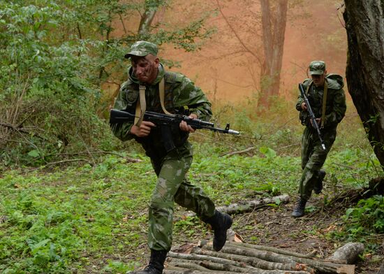 Southern Military District troops hold drills in North Caucasus