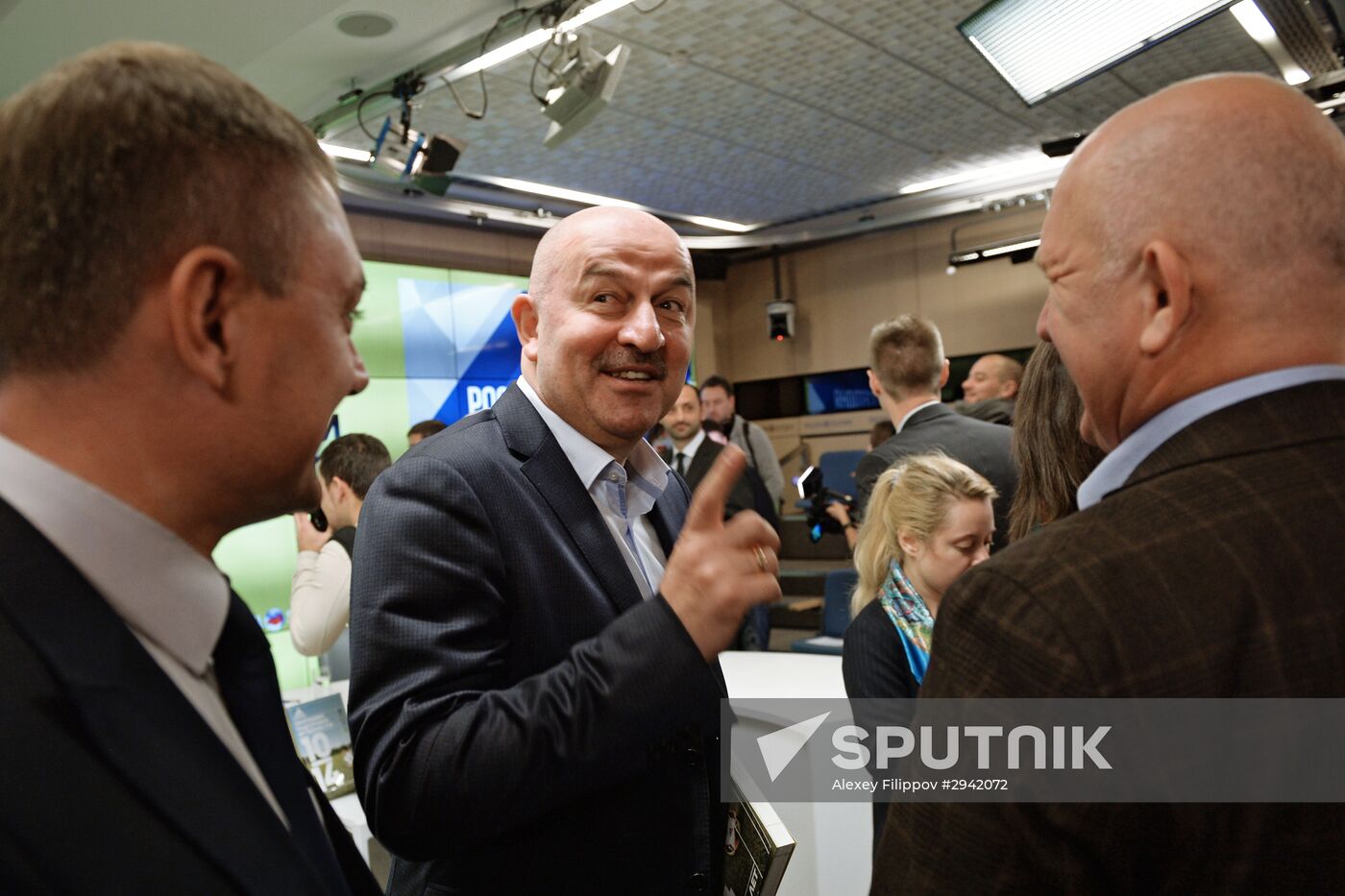 Presentation of training program for young football players in Russia