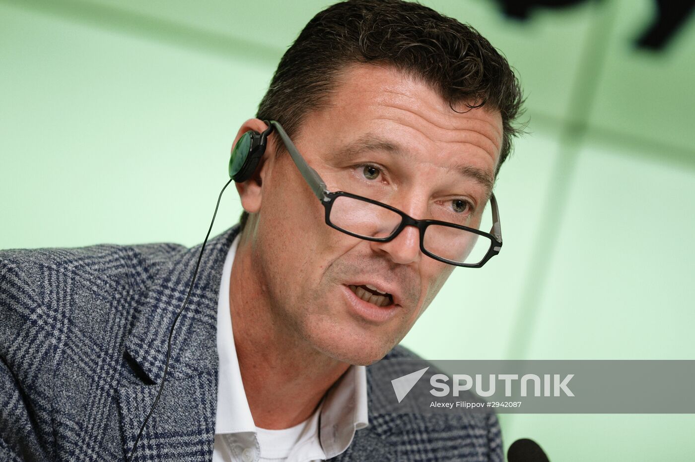 Presentation of training program for young football players in Russia