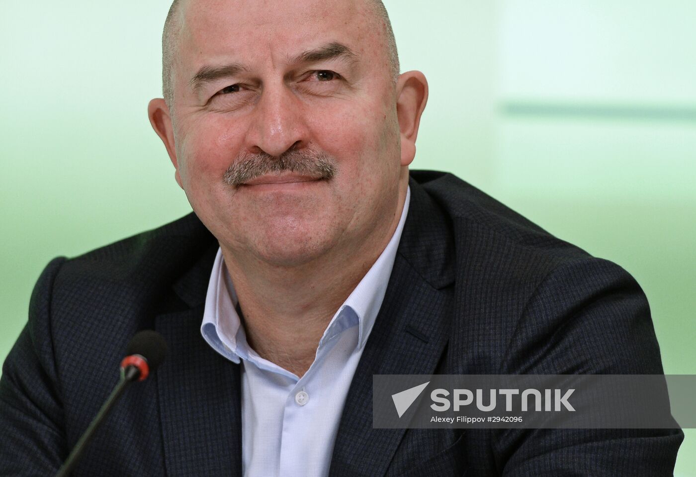 Presentation of training program for young football players in Russia