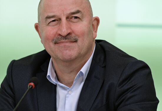 Presentation of training program for young football players in Russia