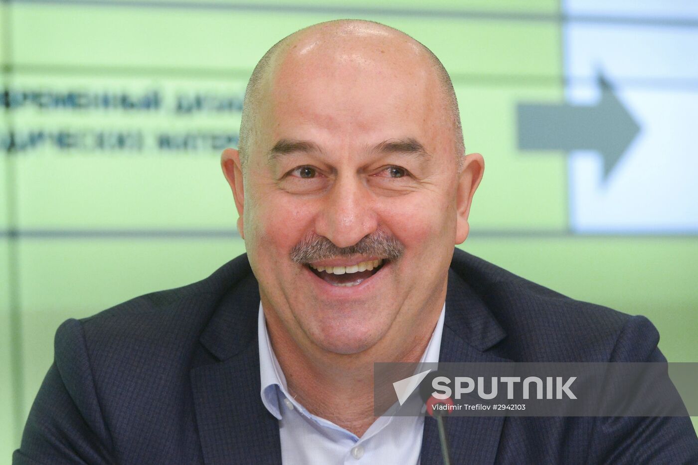 Presentation of training program for young football players in Russia