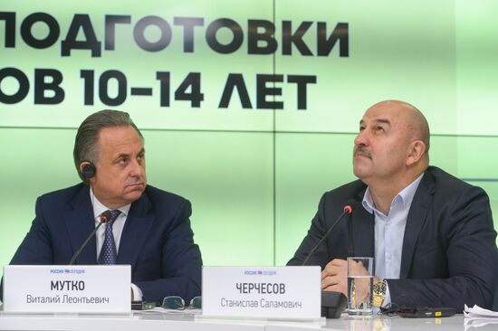 Presentation of training program for young football players in Russia