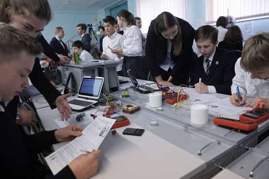 Engineering class at Moscow school