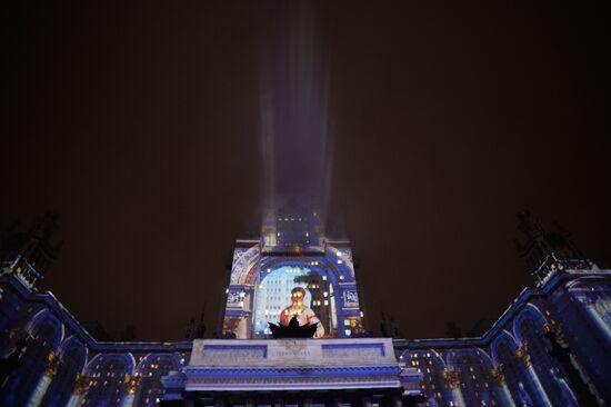 Rehearsal of multimedia show at 2016 Circle of Light Festival