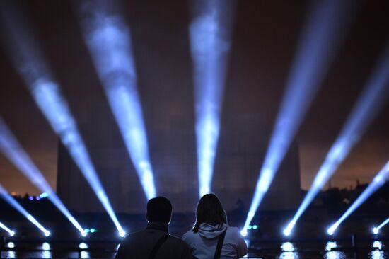 Rehearsal of multimedia show at 2016 Circle of Light Festival