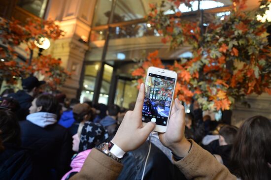 iPhone 7, iPhone 7 Plus go on sale