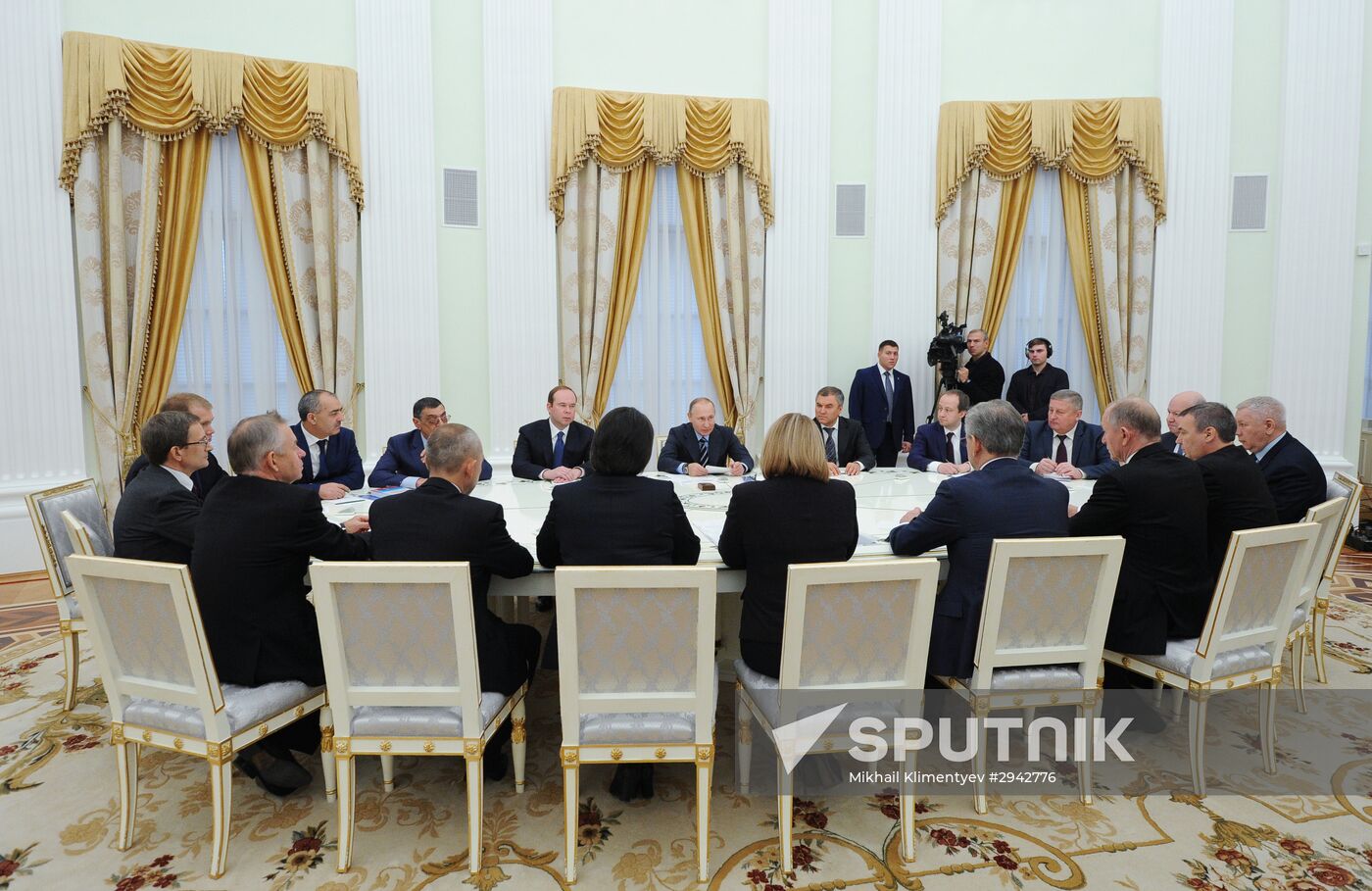 President Putin holds several meetings in the wake of the September 18 elections