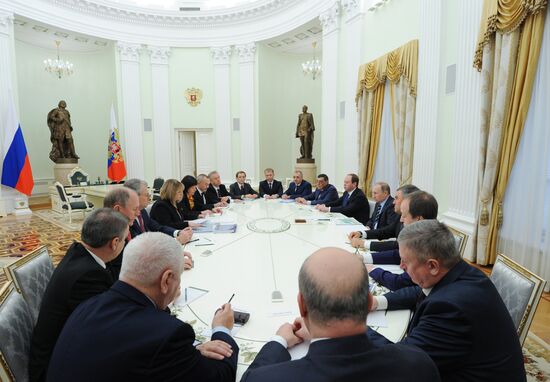 President Putin holds several meetings in the wake of the September 18 elections