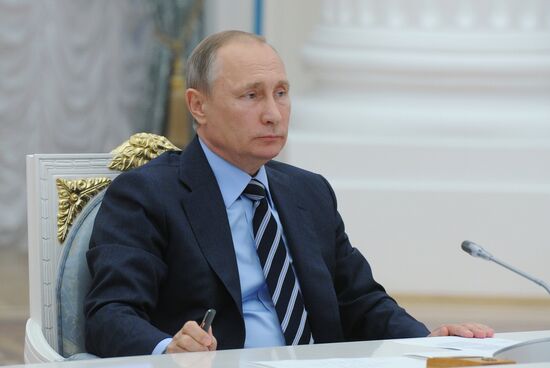 President Putin holds several meetings in the wake of the September 18 elections