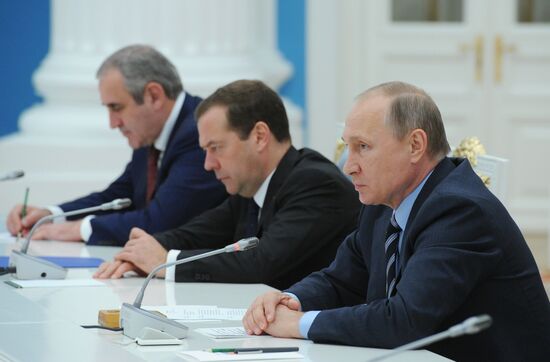 President Putin holds several meetings in the wake of the September 18 elections