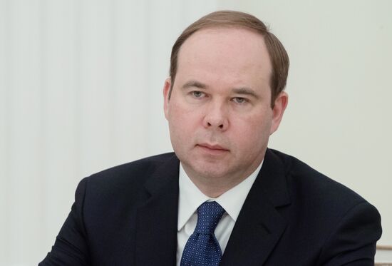 President Putin holds several meetings in the wake of the September 18 elections