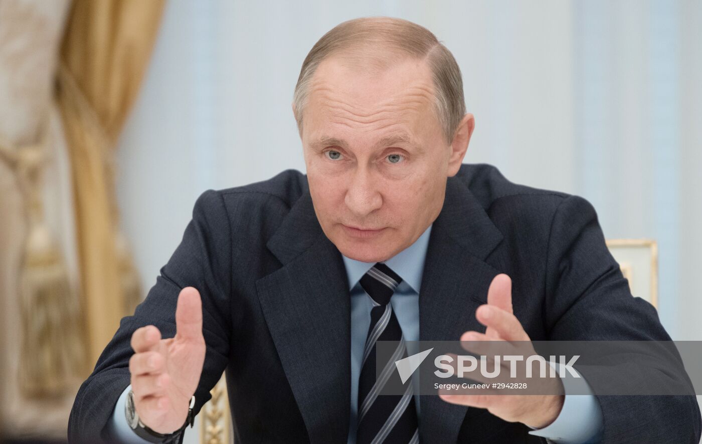 President Putin holds several meetings in the wake of the September 18 elections