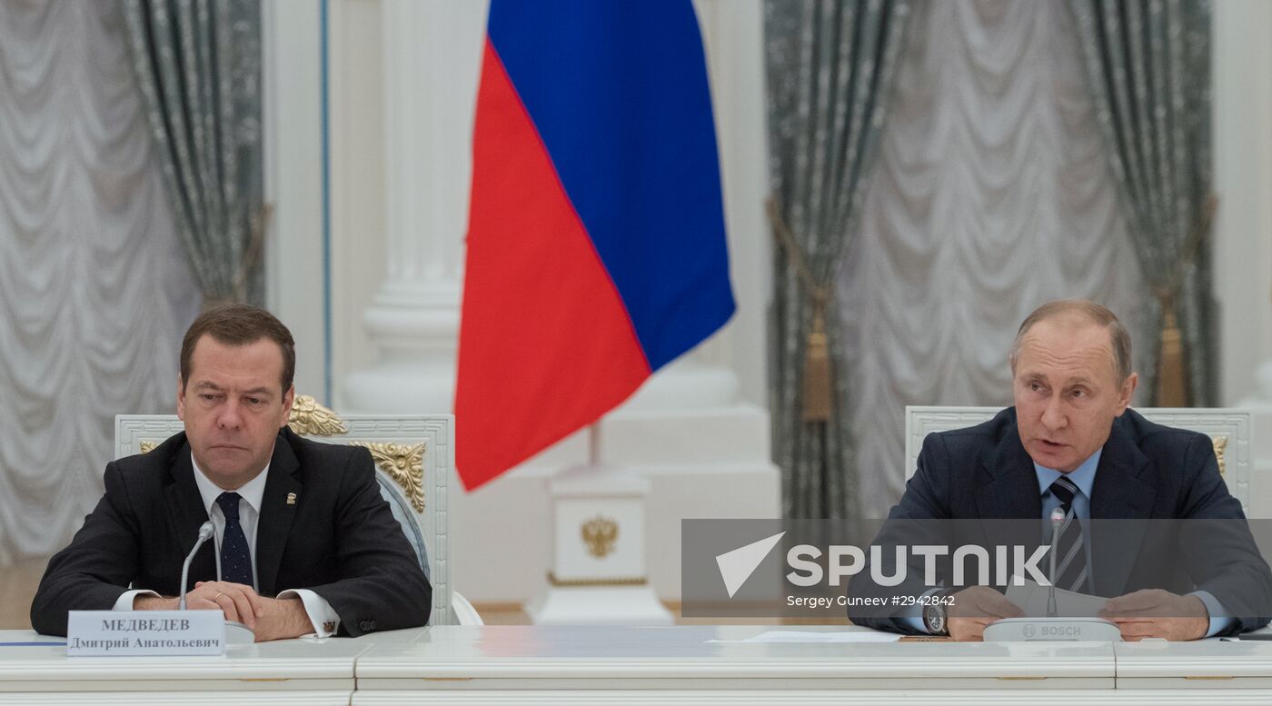 President Putin holds several meetings in the wake of the September 18 elections