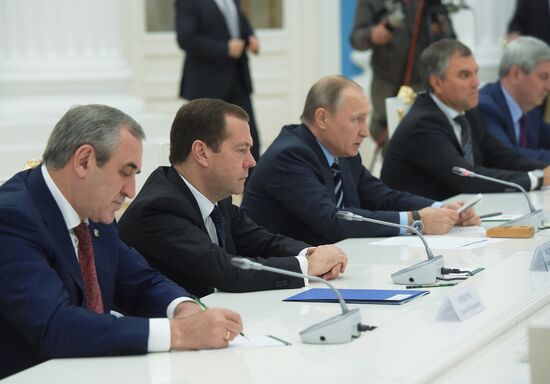 President Putin holds several meetings in the wake of the September 18 elections