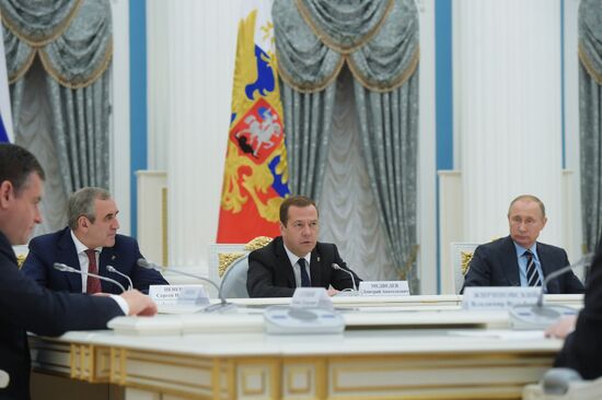 President Putin holds several meetings in the wake of the September 18 elections