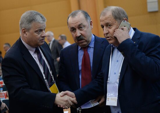 Russian Football Union holds extraordinary meeting