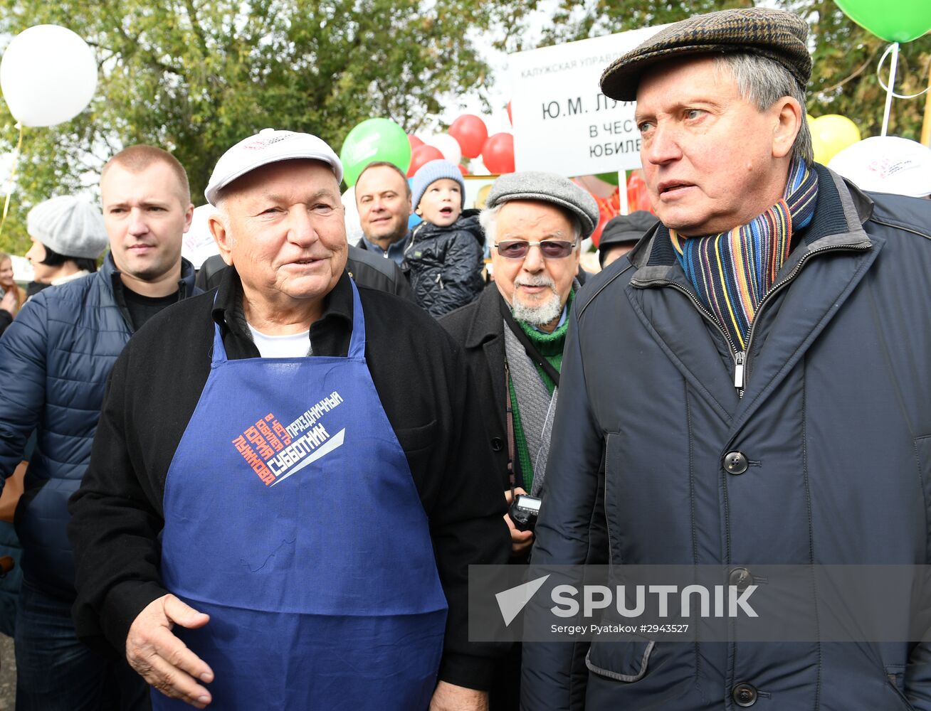 Clean-up effort in honour of ex-Moscow mayor Yuri Luzhkov