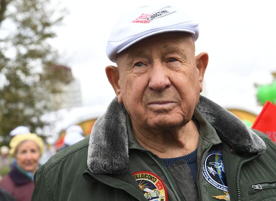 Clean-up effort in honour of ex-Moscow mayor Yuri Luzhkov