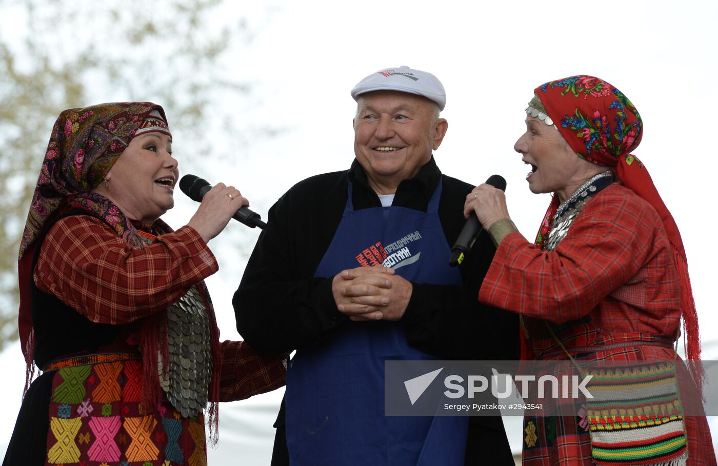 Clean-up effort in honour of ex-Moscow mayor Yuri Luzhkov