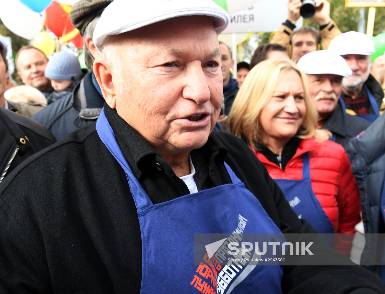 Clean-up effort in honour of ex-Moscow mayor Yuri Luzhkov