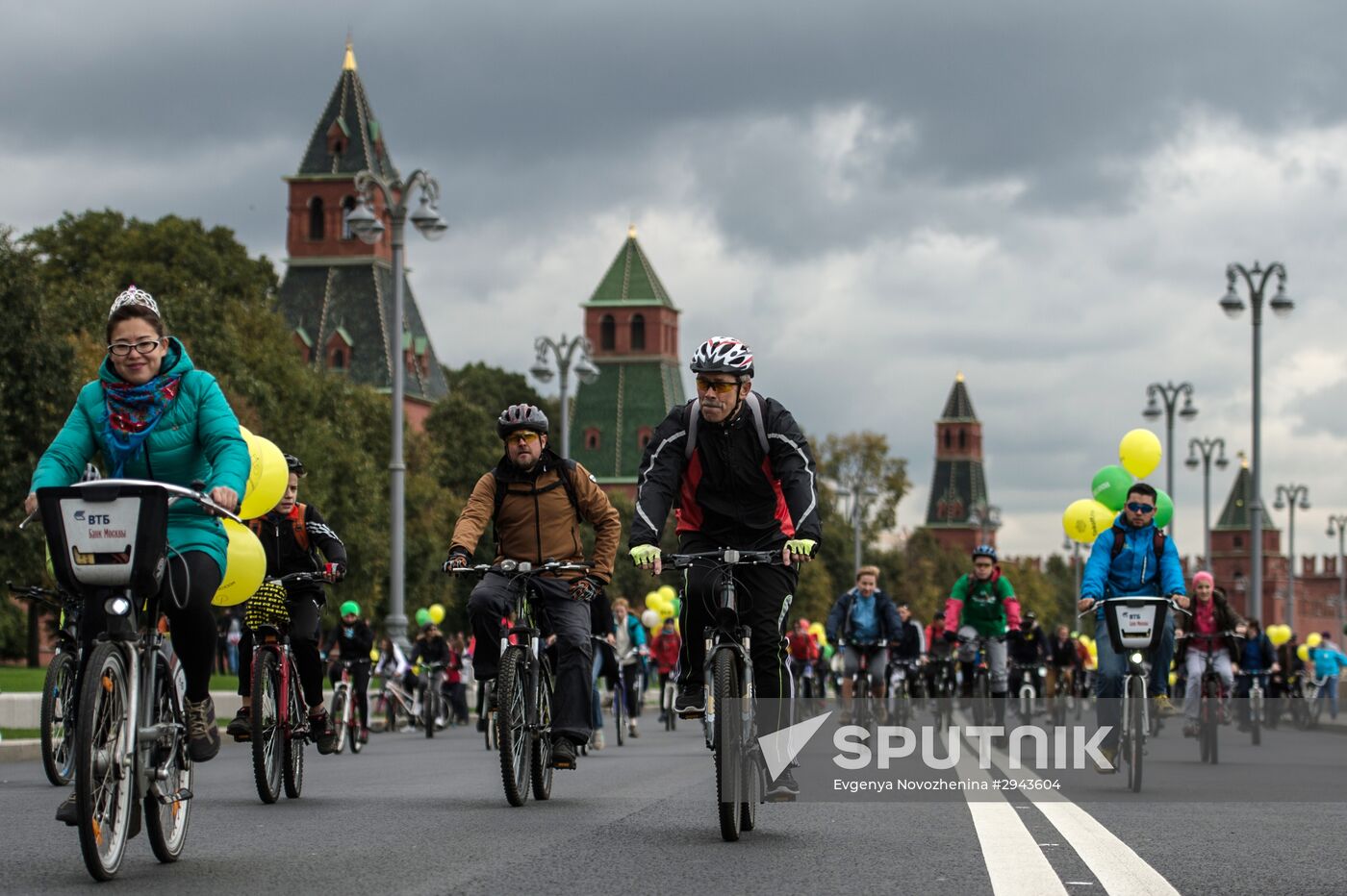 Fall cycling parade in Moscow