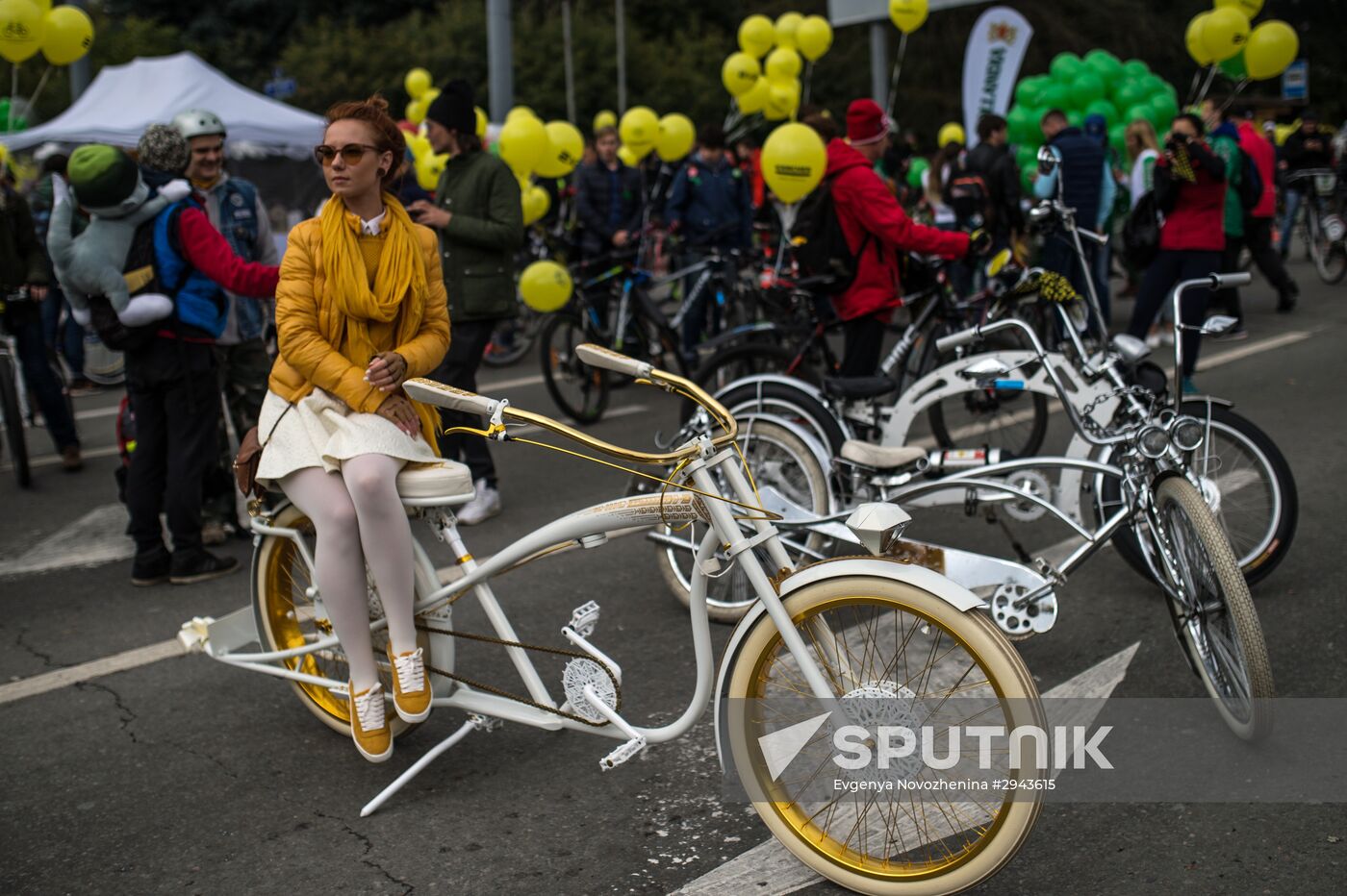 Fall cycling parade in Moscow