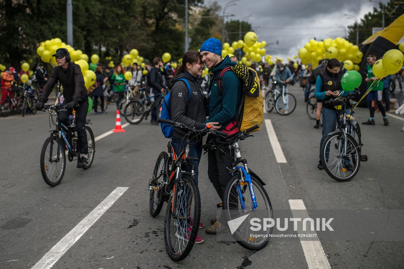 Fall cycling parade in Moscow