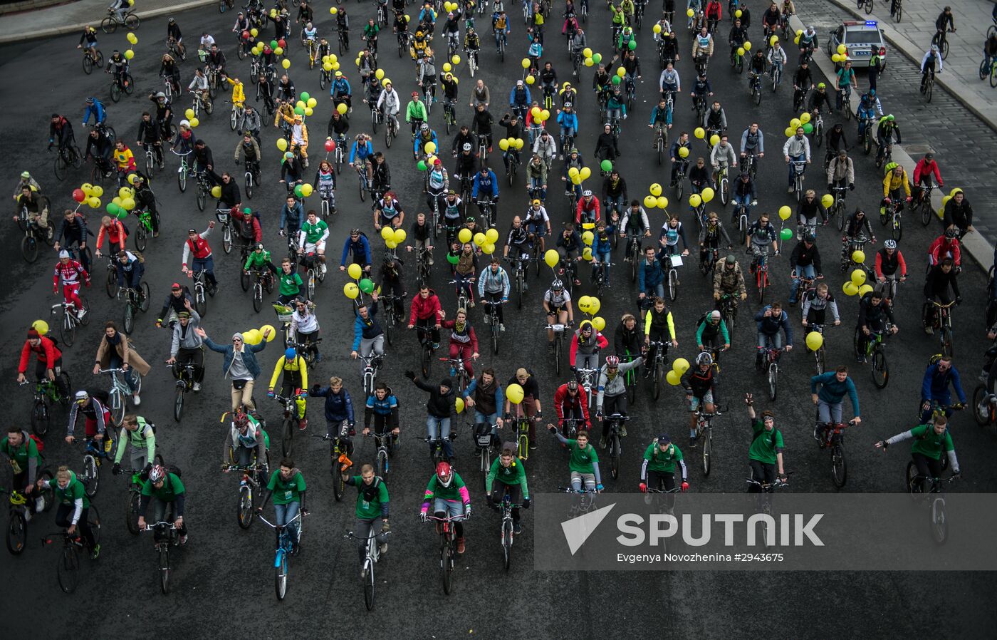Fall cycling parade in Moscow