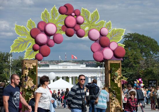 'The Taste of Crimea' art festival in Sevastopol