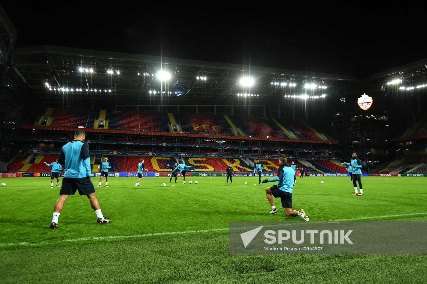 Champions League. Tottenham training.