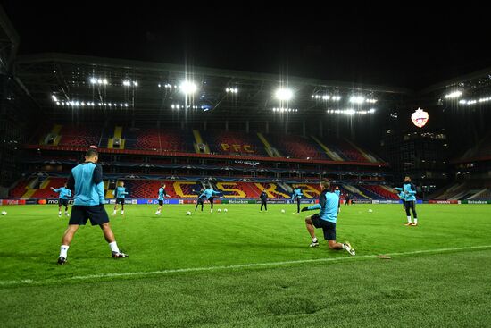 Champions League. Tottenham training.