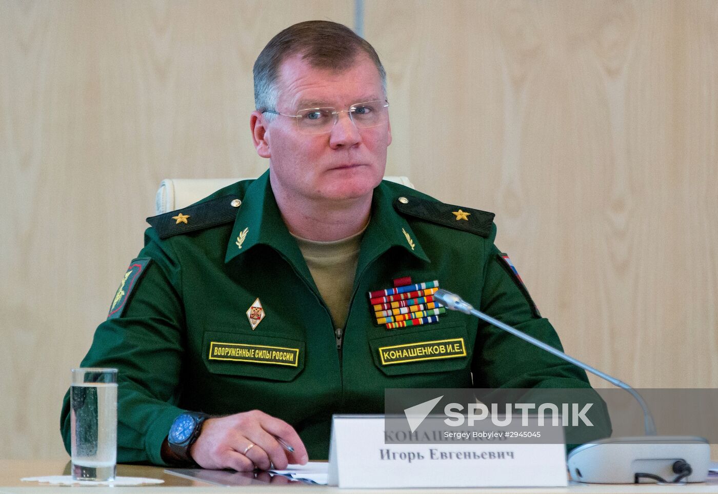 Briefing with Russian Defense Ministry and defense industry officials on Flight MH17 crash