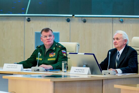 Briefing with Russian Defense Ministry and defense industry officials on Flight MH17 crash