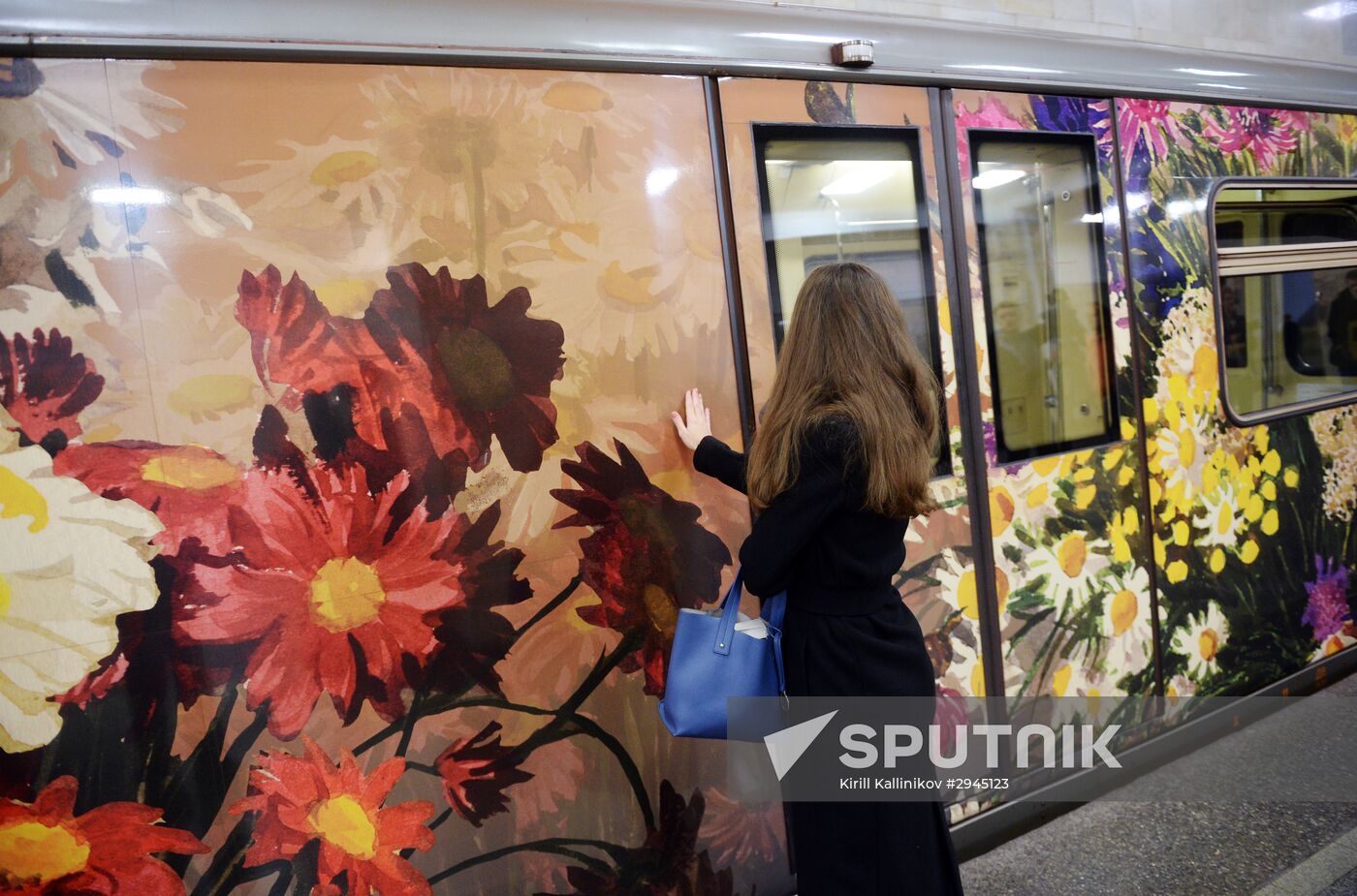 'Watercolor' train enters services in Moscow Metro