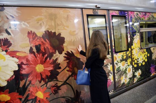 'Watercolor' train enters services in Moscow Metro