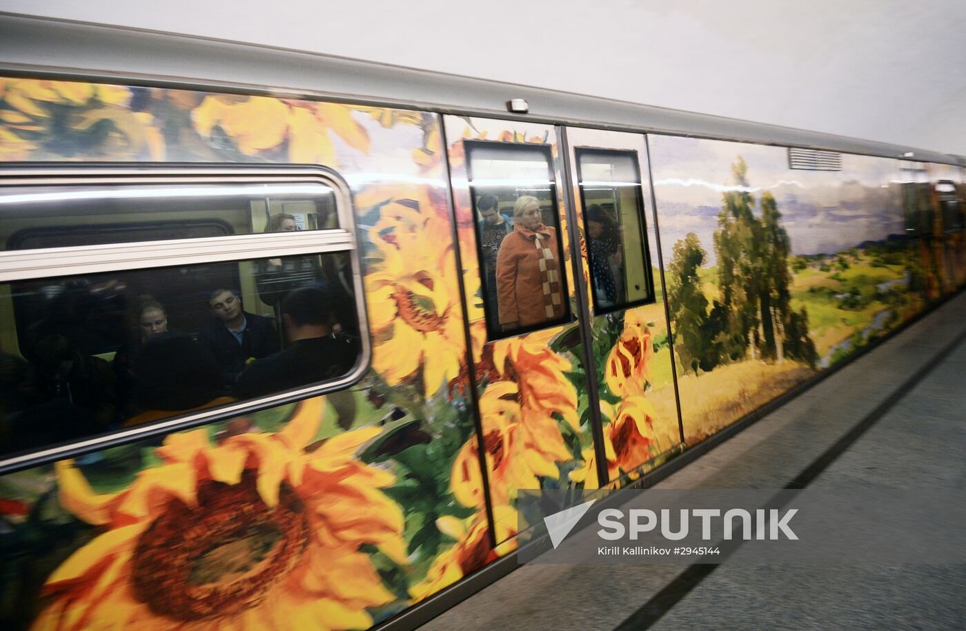 Water-Color train with new City in Art exhibition launched