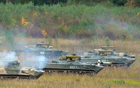 Airborne troops conduct exercises in Ryazan Region