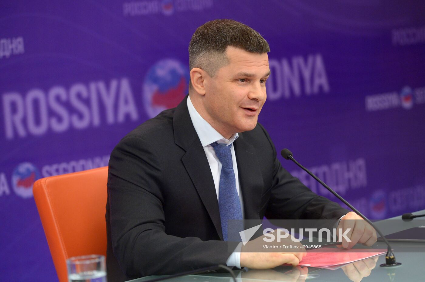 Briefing with Chairman of Board of Moscow Domodedovo Airport Dmitry Kamenshchik