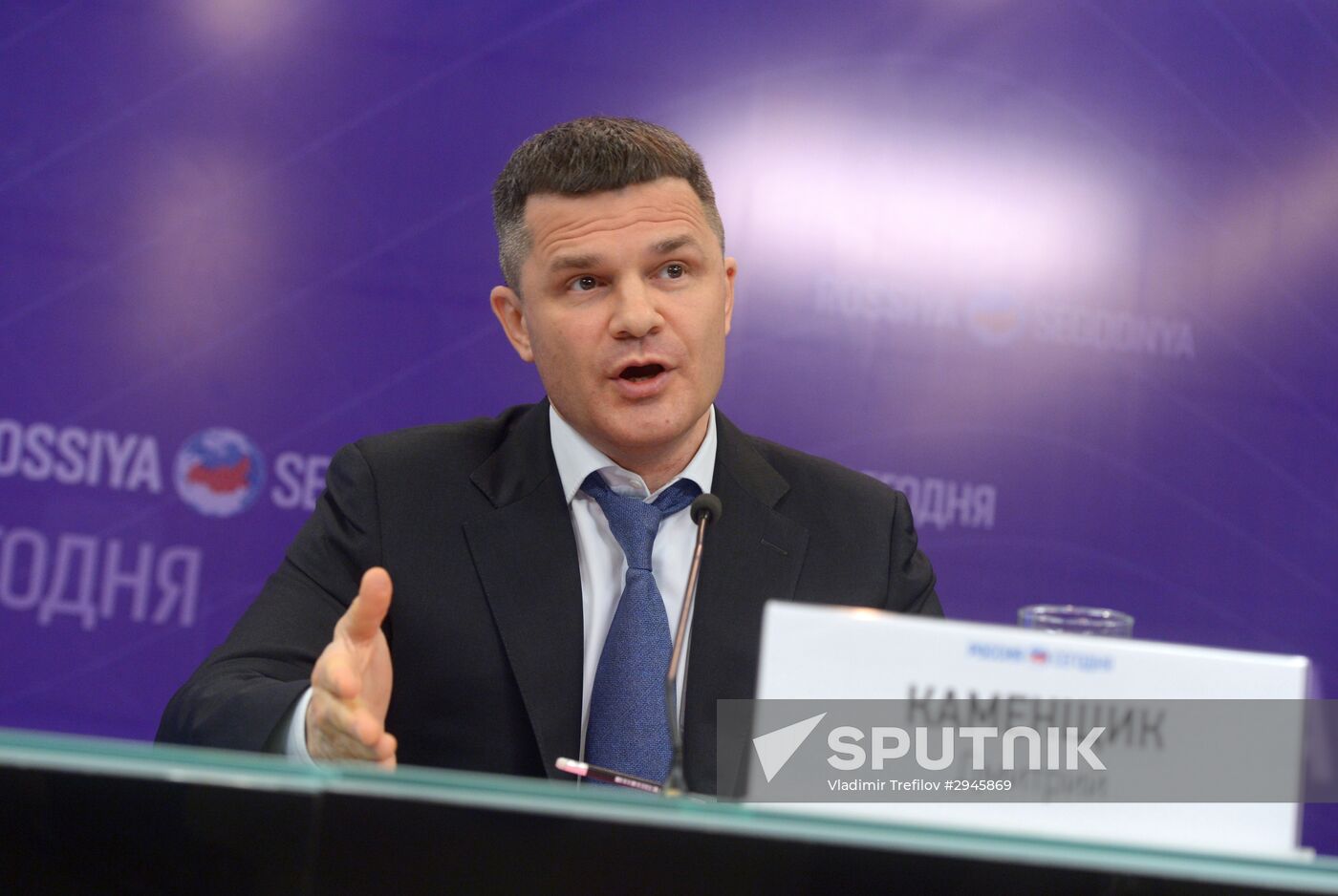 Briefing with Chairman of Board of Moscow Domodedovo Airport Dmitry Kamenshchik