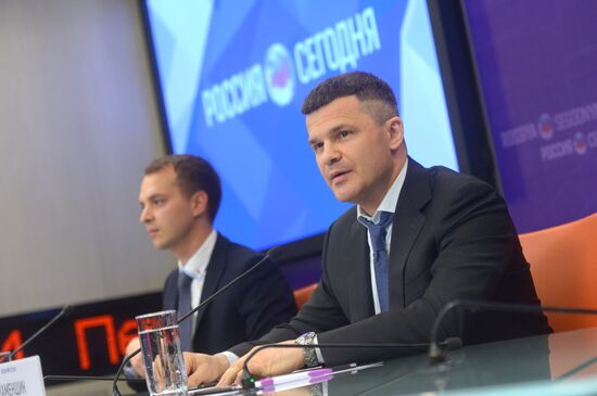 Briefing with Chairman of Board of Moscow Domodedovo Airport Dmitry Kamenshchik